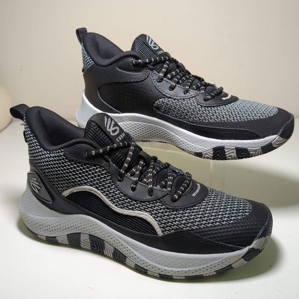 Under Armour Curry 3Z 24 Basketball Shoes(Medium/D) - Black M8 W9.5